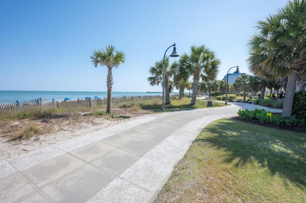 Direct View Centrally Located Oceanfront Boardwalk * Myrtle Beach